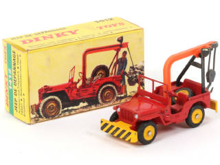Lot 583 - DINKY TOYS (FRANCE) (1)