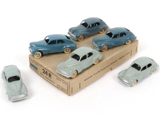 Lot 497 - DINKY TOYS (FRANCE) (7)