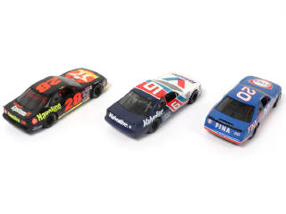 Lot 26 - DIVERS (3)