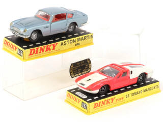 Lot 309 - DINKY TOYS (GB) (2)
