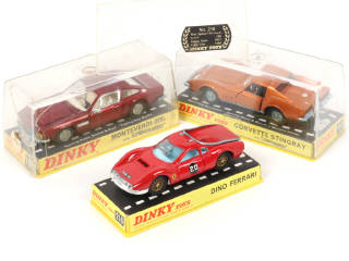 Lot 320 - DINKY TOYS (GB) (3)