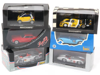 Lot 122 - DIVERS (6)