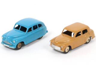 Lot 307 - DINKY TOYS (GB) (2)