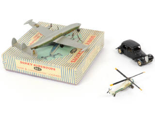 Lot 375 - DINKY TOYS (FRANCE) (3)