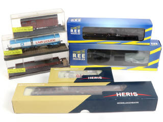 Lot 27 - DIVERS 'HO' (7)