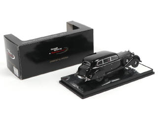 Lot 100 - SIGNATURE MODELS (CHINE) (1)