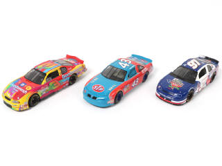 Lot 17 - DIVERS (3)