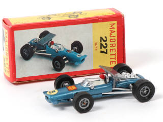 Lot 83 - MAJORETTE (FRANCE) (1)