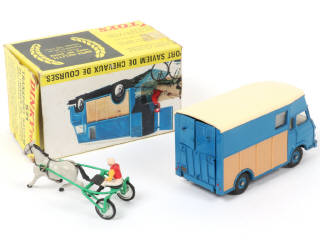 Lot 362 - DINKY TOYS (FRANCE) (1)