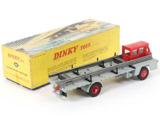 Lot 379 - DINKY TOYS (FRANCE) (1)