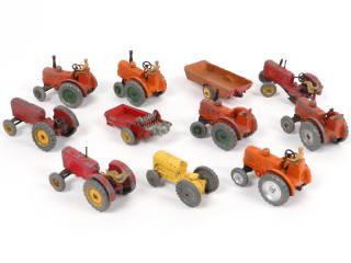 Lot 277 - DINKY TOYS (GB) (11)