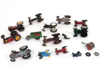 Lot 38 - DIVERS (GB) (14)
