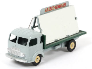 Lot 177 - DINKY TOYS (FRANCE) (1)