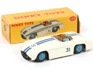 Lot 145 - DINKY TOYS (GB) (1)