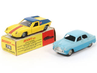 Lot 168 - DINKY TOYS (GB) (2)
