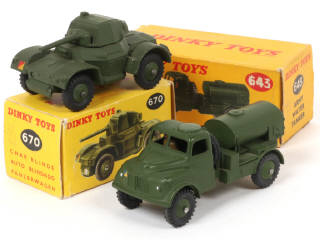 Lot 163 - DINKY TOYS (GB) (2)