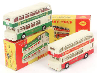 Lot 169 - DINKY TOYS (GB) (2)