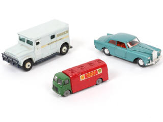Lot 170 - DINKY TOYS (GB) (3)