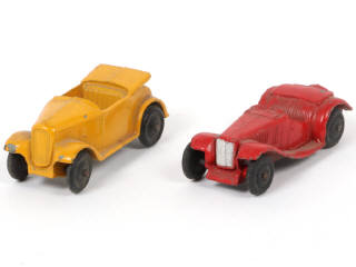 Lot 167 - DINKY TOYS (GB) (2)