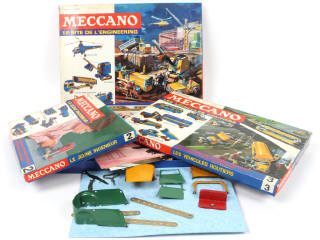Lot 37 - MECCANO (FRANCE) (4)