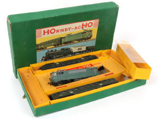 Lot 74 - HORNBY 'HO' (1)