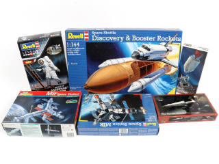 Lot 29 - REVELL (USA) (6)