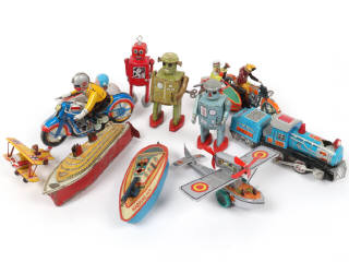 Lot 127 - DIVERS (10)