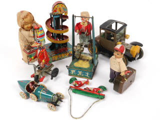 Lot 125 - DIVERS (9)