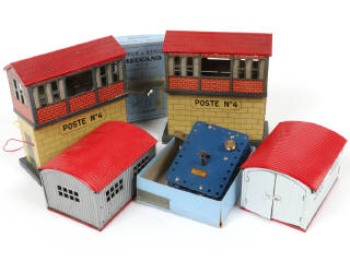 Lot 85 - DIVERS (5)