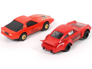 Lot 227 - SCALEXTRIC (GB) (2)