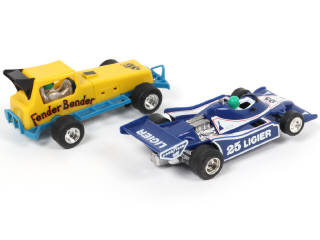 Lot 228 - SCALEXTRIC (GB) (2)