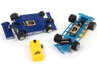 Lot 228 - SCALEXTRIC (GB) (2)