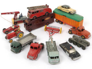 Lot 264 - DINKY TOYS (14)