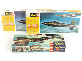 Lot 34 - REVELL (USA) (3)