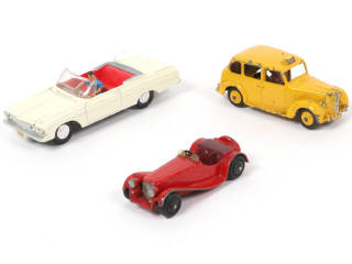 Lot 286 - DINKY TOYS (GB) (3)