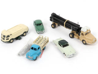 Lot 345 - DINKY TOYS (FRANCE) (5)