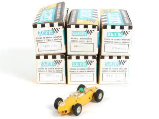 Lot 19 - SCALEXTRIC (FRANCE) (6)