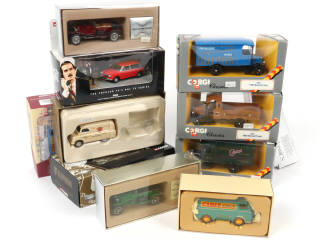 Lot 247 - CORGI TOYS (GB) (8)