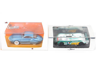 Lot 92 - DIVERS (2)