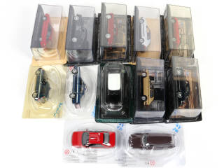 Lot 117 - DIVERS (12)