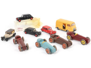 Lot 128 - DIVERS (9)