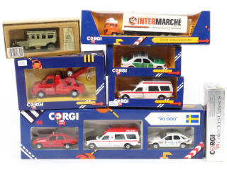 Lot 251 - CORGI TOYS (GB) (8)