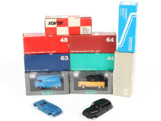 Lot 143 - DIVERS (9)