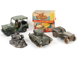 Lot 76 - DIVERS (6)