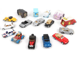 Lot 131 - DIVERS (16)