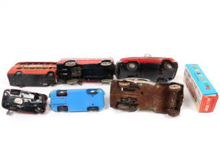 Lot 75 - DIVERS (6)