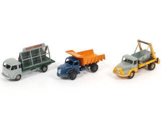 Lot 363 - DINKY TOYS (FRANCE) (3)