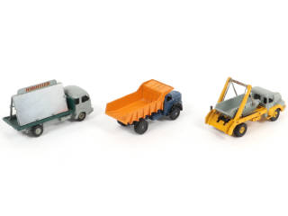 Lot 363 - DINKY TOYS (FRANCE) (3)