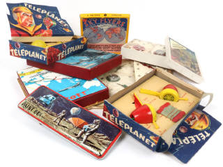 Lot 17 - DIVERS (8)