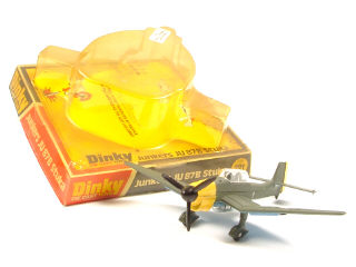 Lot 197 - DINKY TOYS GB (1)